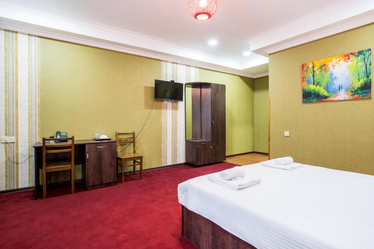 Georgian House Hotel Koetaisi Buitenkant foto