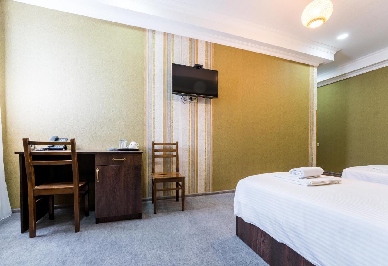 Georgian House Hotel Koetaisi Buitenkant foto